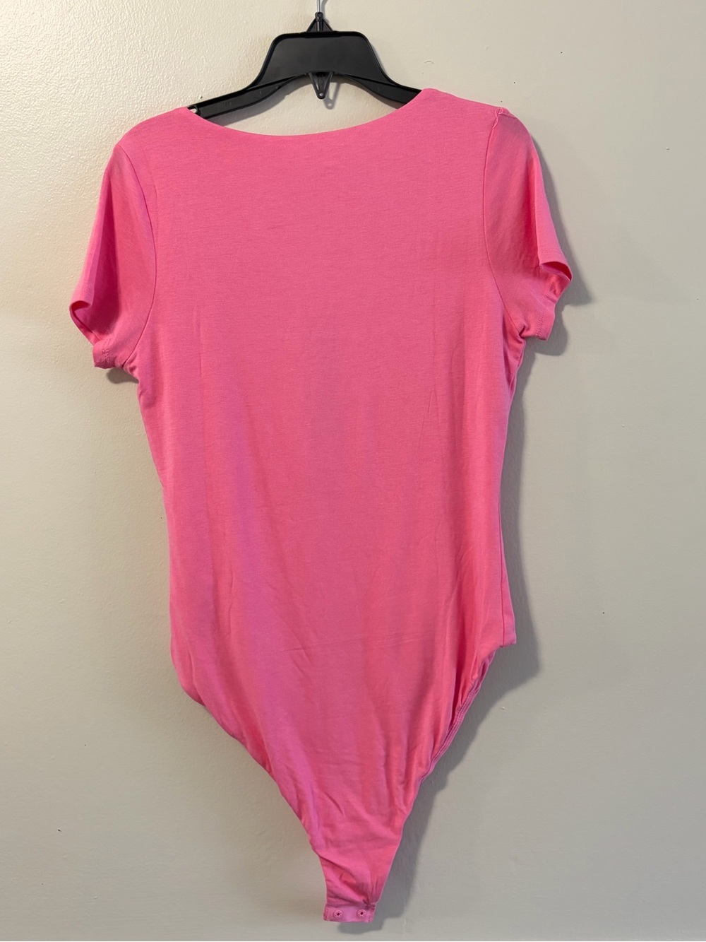 Fashion Nova Hot Pink Scoop Neck Short Sleeve Bodysuit - Picture 3 of 6